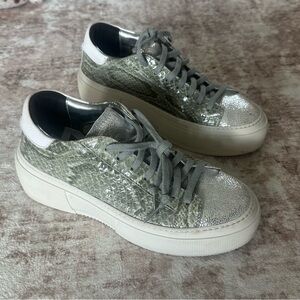 P448 Thea Snakeskin Metallic Platform Sneakers Size 38 EU Anthropologie Boho
